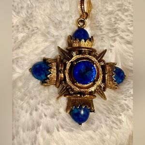 Vintage Benedikt NY Maltese Pendant 💙 Gold Tone Deep Sapphire 36” Chain
